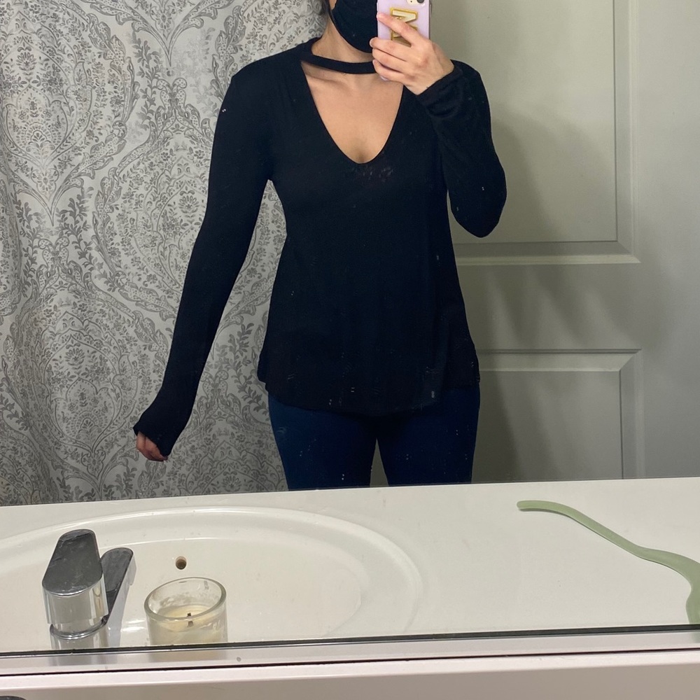 Black long sleeve chocker shirt